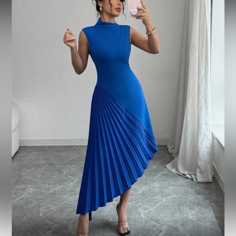 Luxe asymmetrical pleated collar sheath dress - Picture 5 of 6